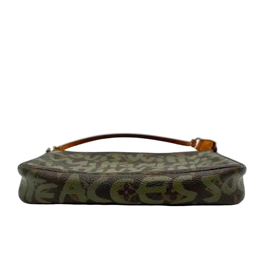 LOUIS VUITTON GRAFFITI POCHETTE