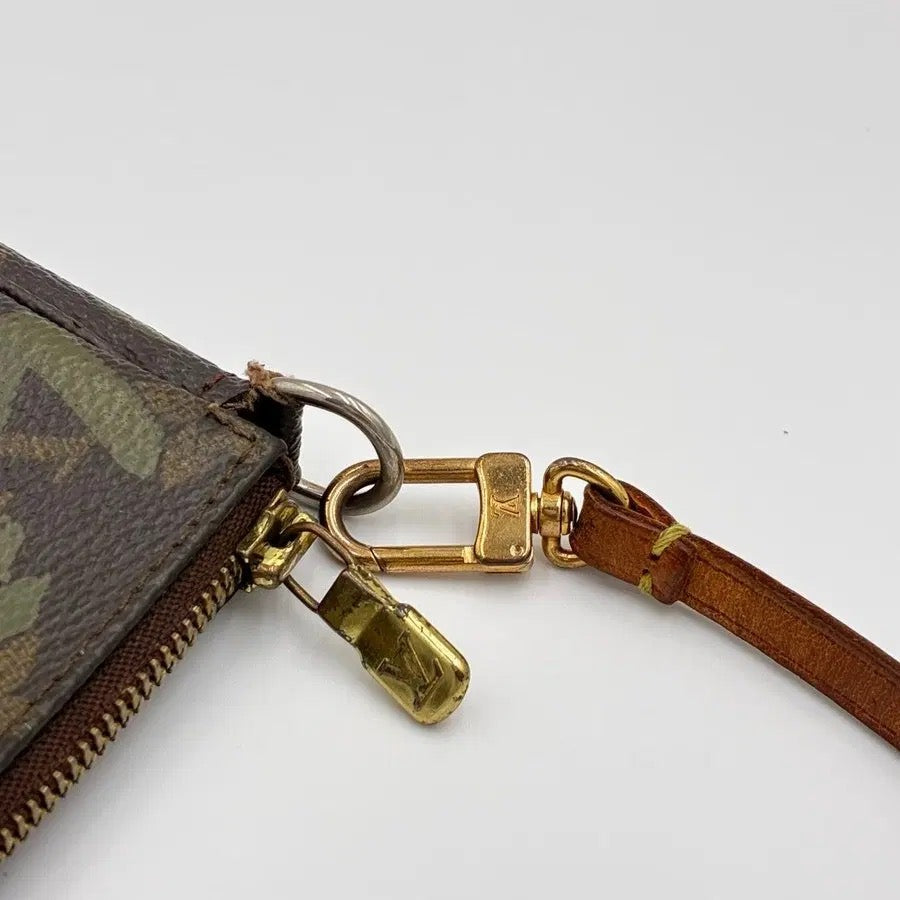 LOUIS VUITTON GRAFFITI POCHETTE