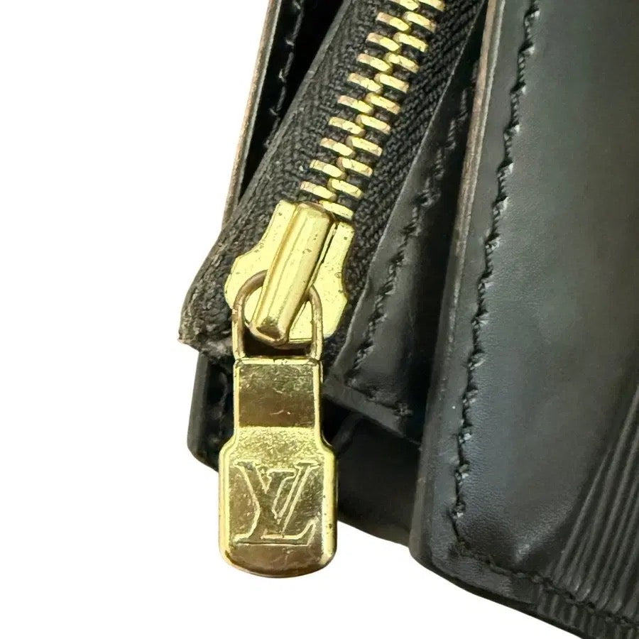 LOUIS VUTTION CLASSIC BLACK