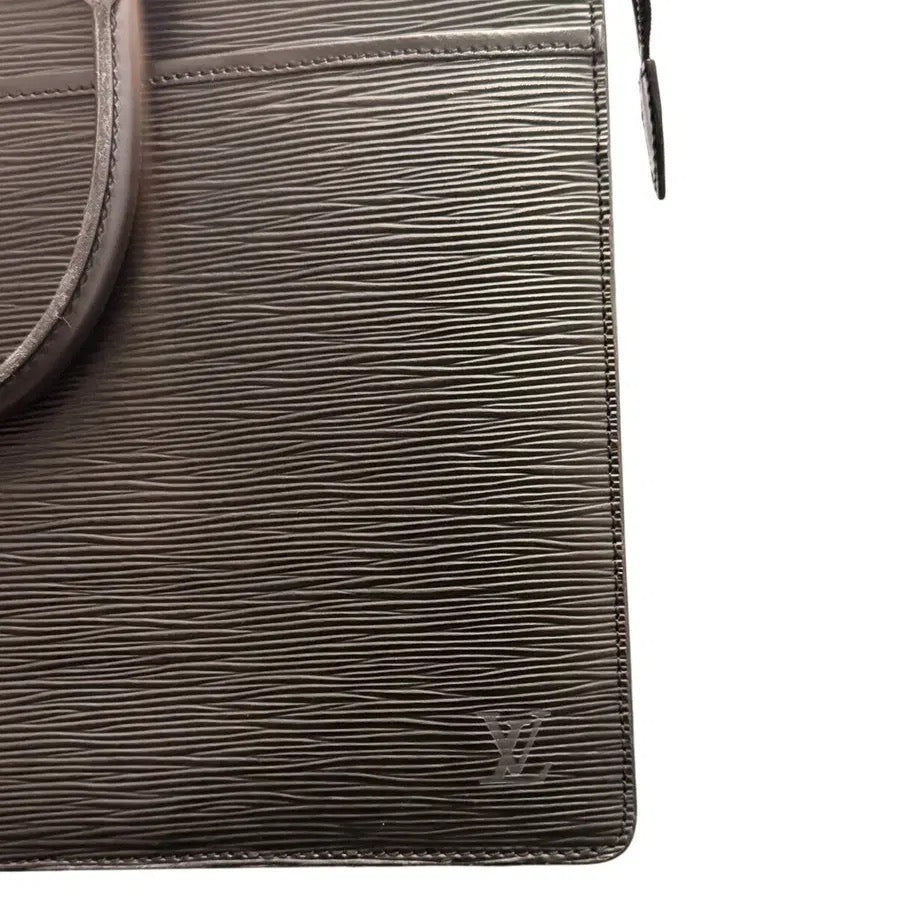 LOUIS VUTTION CLASSIC BLACK