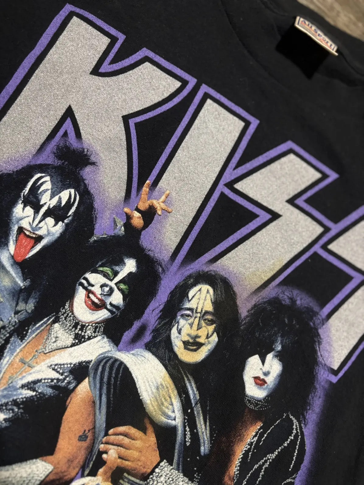 VINTAGE KISS TEE
